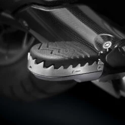 Pedane Rizoma Pedivelle Escape Nero 7 Pedane Rizoma Pedivelle Escape Nero -Vendite Givi pe641b 2