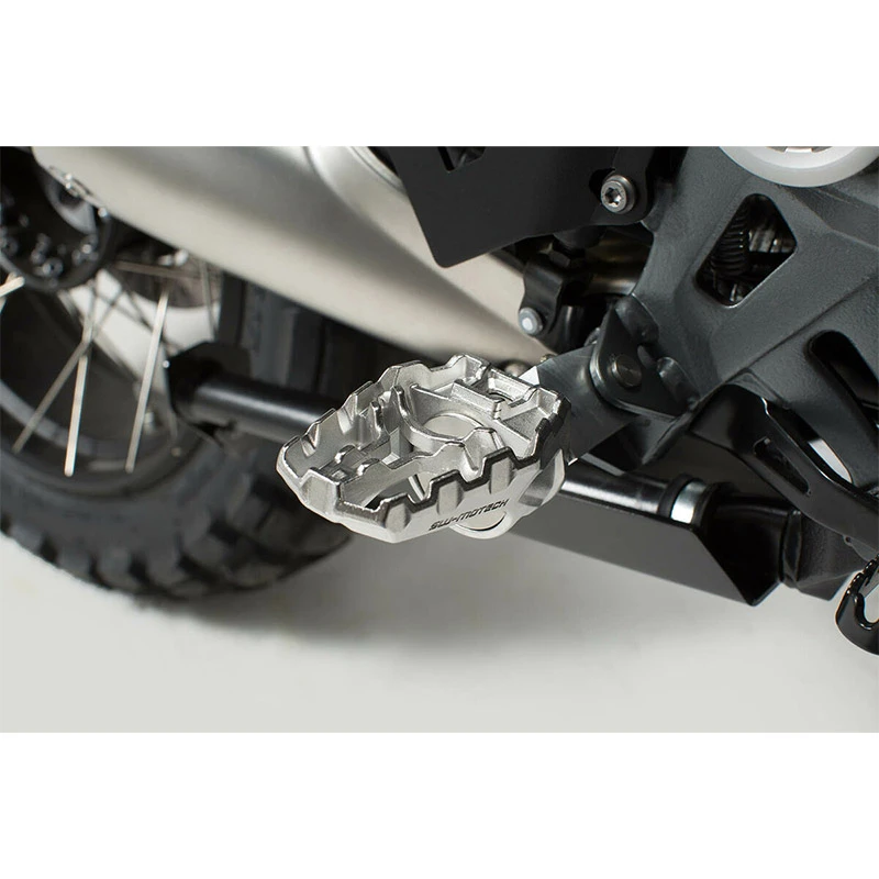 Sw Motech Pedane Sw-motech Evo Suzuki V-strom 1050 4 Sw Motech Pedane Sw-motech Evo Suzuki V-strom 1050 - immagine 2